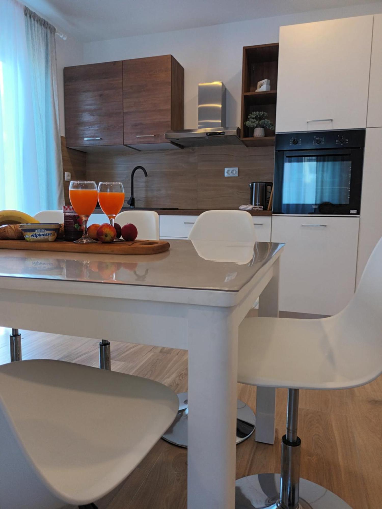 Apartmani Tolj Makarska Exterior foto